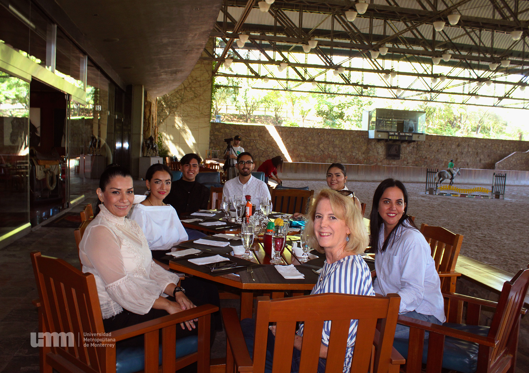 | MOÑA 484120502 1058550252979384 8741532433028585960 n